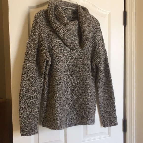 Black and tan Cowell neck sweater - Picture 2 of 4